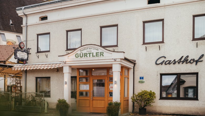 Inn in Neuhofen a. d. Ybbs, © Niederösterreich Werbung/Daniela Führer Entrance to the Gasthof zur Linde in Neuhofen an der Ybbs.