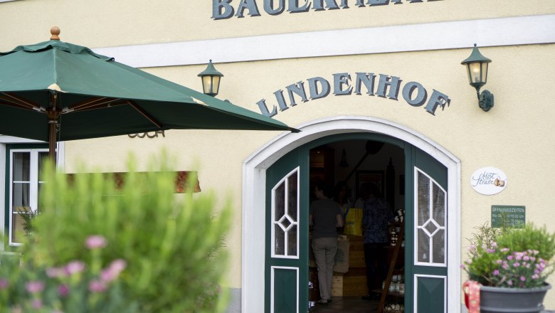 Bauernladen Lindenhof, © Michael Tanzer Bauernladen Lindenhof, © Michael Tanzer
