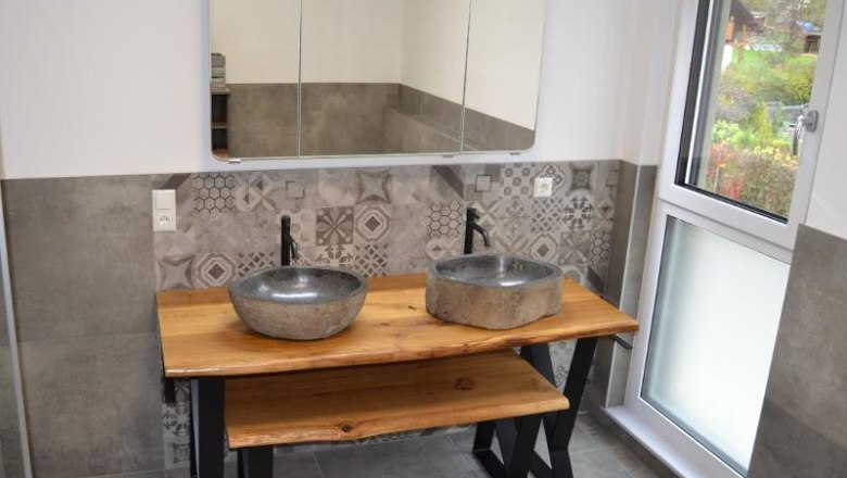 large bathroom upstairs, © Martin Bachner_Happy Nest large bathroom upstairs, © Martin Bachner_Happy Nest