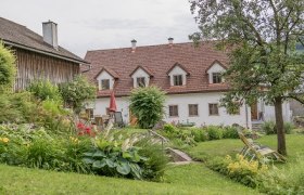 Feel-good space behind the house, © Einkehrhof Poggau Feel-good space behind the house, © Einkehrhof Poggau