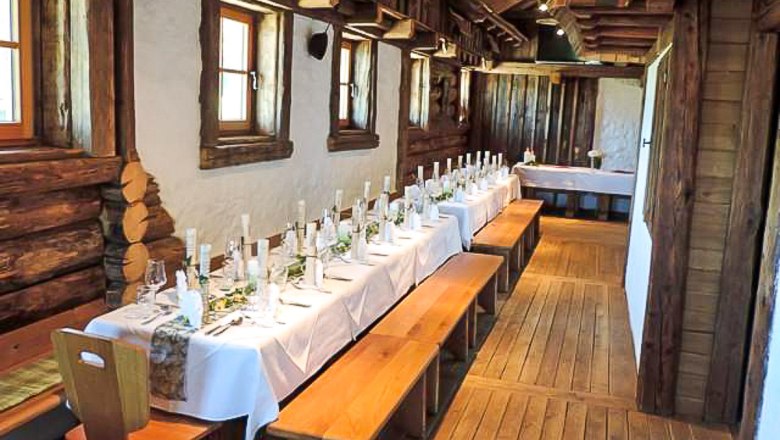 Latschen-Alm inside, © Elfriede Kronsteiner Latschen-Alm inside, © Elfriede Kronsteiner