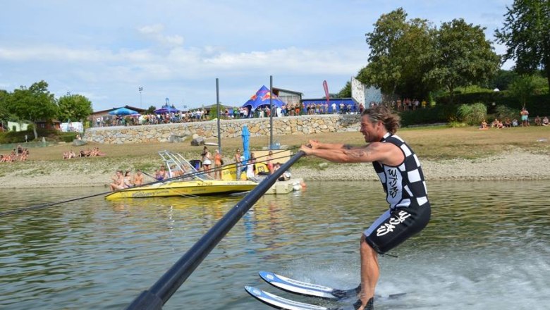 Water skiing, © WSZ Wallsee Water skiing, © WSZ Wallsee