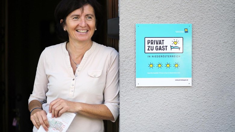 Hostess, © weinfranz Hostess, © weinfranz