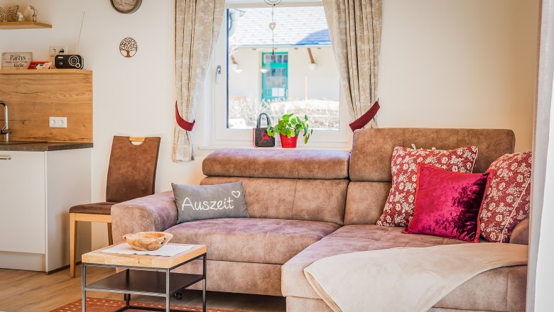 Red vacation apartment - living area, © Ludwig Fahrnberger Red vacation apartment - living area, © Ludwig Fahrnberger