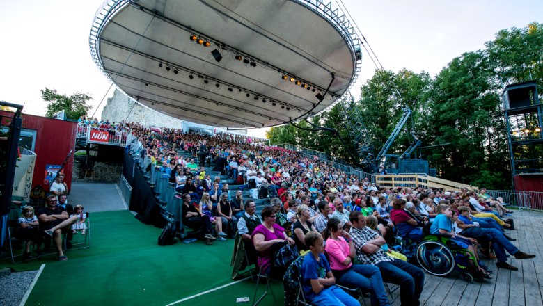 Grandstand of the Burgarena Reinsberg, © Peter Faschingleitner Grandstand of the Burgarena Reinsberg, © Peter Faschingleitner