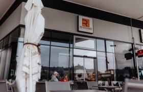 Cafe-Bäckerei-Konditorei Riesenhuber, © Bäckerei Riesenhuber Cafe-Bäckerei-Konditorei Riesenhuber, © Bäckerei Riesenhuber