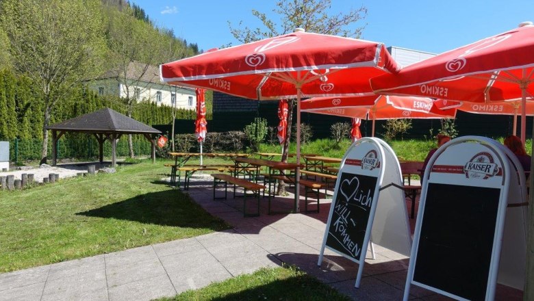 Shady spots around the park hut, © Familie Blieweis Shady spots around the park hut, © Familie Blieweis