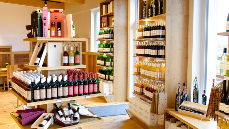 Shop Obsthof & Weingut Altenriederer, © Egon Fischer Shop Obsthof & Weingut Altenriederer, © Egon Fischer