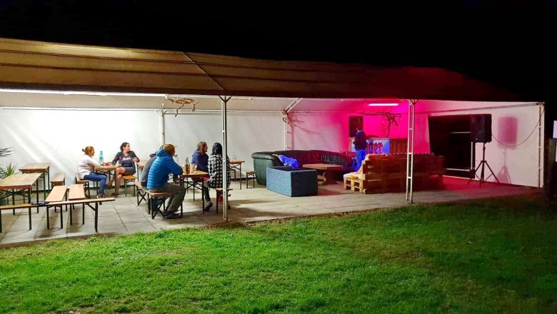 Community tent in summer, © David Gregorik Community tent in summer, © David Gregorik