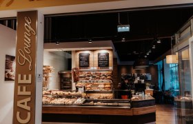 Cafe-Bäckerei-Konditorei Riesenhuber, © Bäckerei Riesenhuber Cafe-Bäckerei-Konditorei Riesenhuber, © Bäckerei Riesenhuber