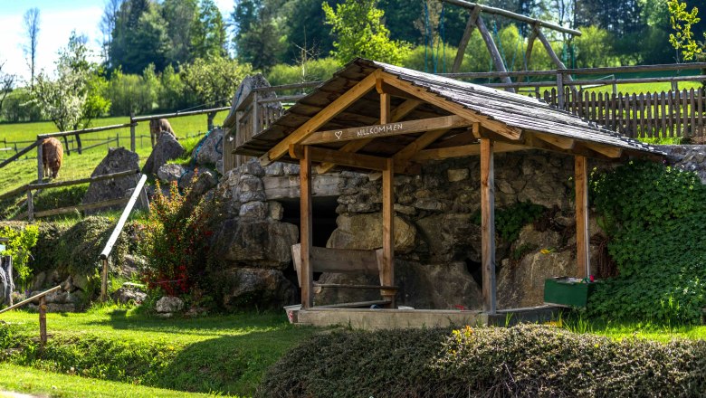 Sandspielen im Schatten, © Einkehrhof Poggau Sandspielen im Schatten, © Einkehrhof Poggau