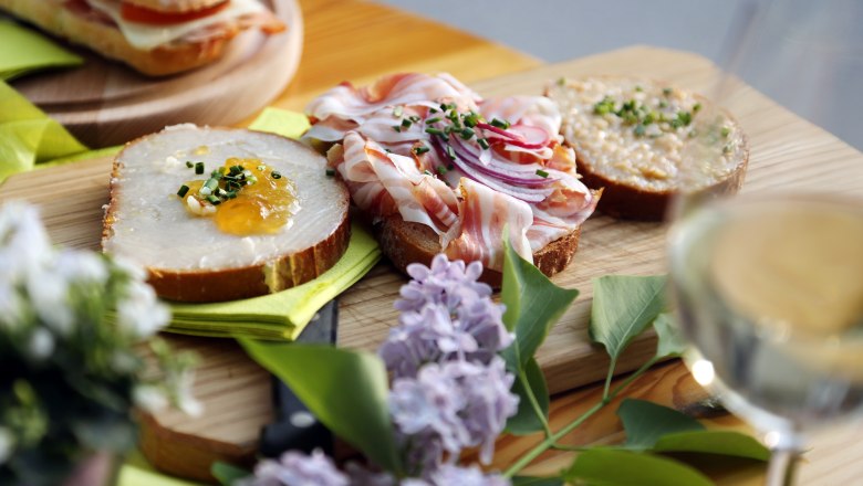 Kulinarik beim Weinfrühling, © Mostviertel Tourismus / weinfranz.at Kulinarik beim Weinfrühling, © Mostviertel Tourismus / weinfranz.at