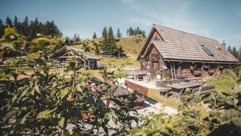 Seven huts, © Gerald Demolsky Seven huts, © Gerald Demolsky