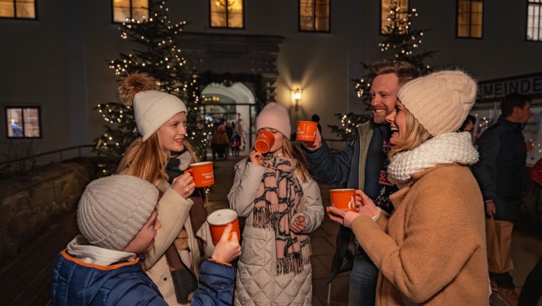 Flammende Schlossweihnacht in St. Peter in der Au, © Josef Wittibschlager Flammende Schlossweihnacht in St. Peter in der Au, © Josef Wittibschlager