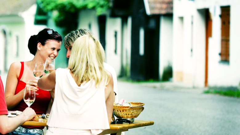 td-ahrenberger-kellergasse-1-c-mostviertel-tourismus-weinfranzat_1, © Mostviertel Tourismus Weinfranza td-ahrenberger-kellergasse-1-c-mostviertel-tourismus-weinfranzat_1, © Mostviertel Tourismus Weinfranza