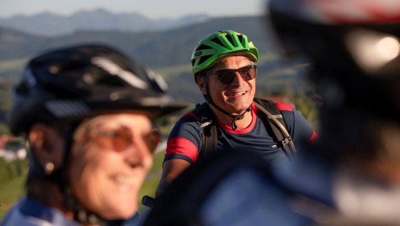 Radeln mit E-Bike Guide Fritz, © schwarz-koenig.at Radeln mit E-Bike Guide Fritz, © schwarz-koenig.at