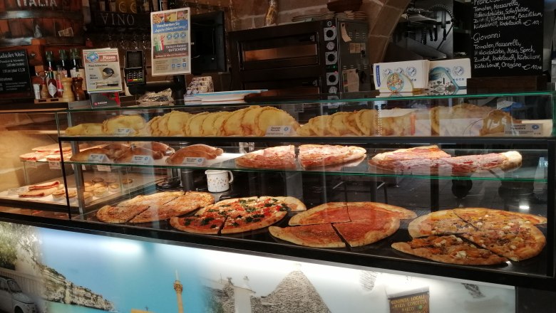 Fresh pizza, © Pizza to go De Icco Fresh pizza, © Pizza to go De Icco