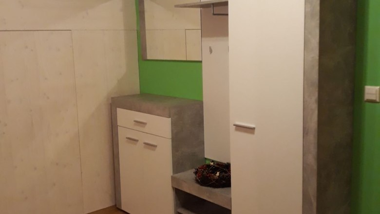 Garderobe, © Robert Leichtfried Garderobe, © Robert Leichtfried