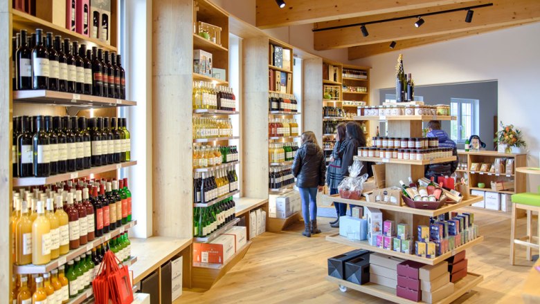 Shop Obsthof & Weingut Altenriederer, © Egon Fischer Shop Obsthof & Weingut Altenriederer, © Egon Fischer