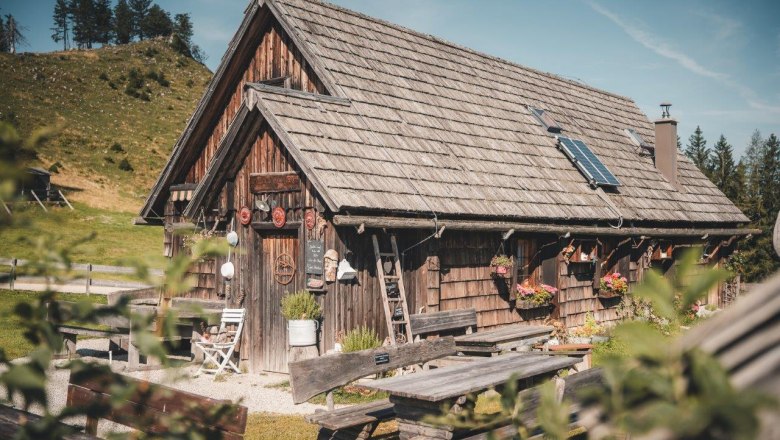 Seven huts, © Gerald Demolsky Seven huts, © Gerald Demolsky