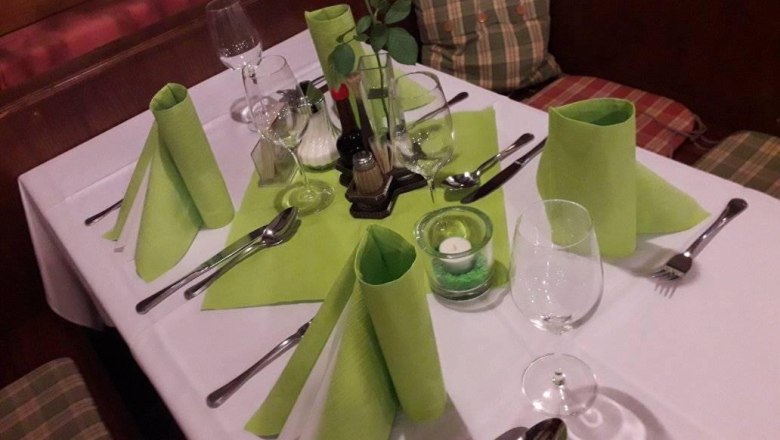 Der Tisch ist gedeckt - kommen und genießen Sie!, © Familie Seisenbacher Der Tisch ist gedeckt - kommen und genießen Sie!, © Familie Seisenbacher