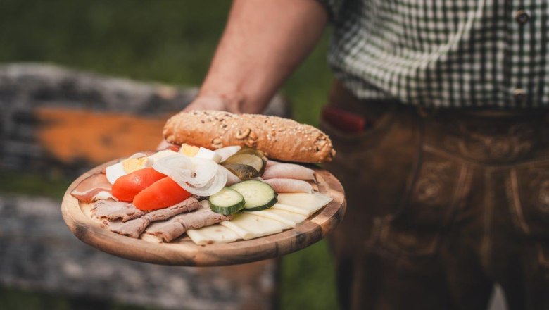 Tavern Almhaus Hochkogel, © Gerald Demolsky Tavern Almhaus Hochkogel, © Gerald Demolsky