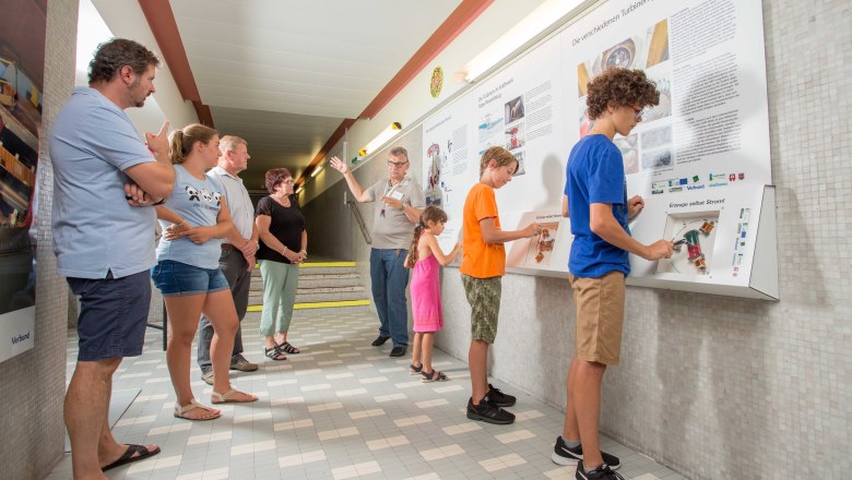 Stromstation im Besucherkraftwerk Ybbs-Persenbeug, © Bernhard Buzin Stromstation im Besucherkraftwerk Ybbs-Persenbeug, © Bernhard Buzin
