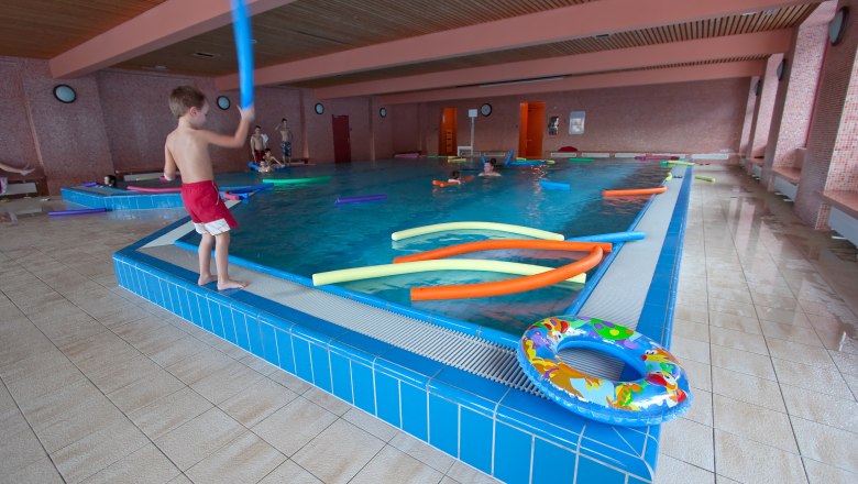 Indoor swimming pool JUFA Mariazell, © Harald Eisenberger/JUFA Hotels Indoor swimming pool JUFA Mariazell, © Harald Eisenberger/JUFA Hotels