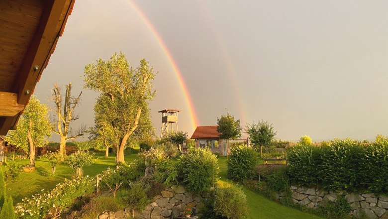 gestehof-hochetlinger_garden-with-rainbow, © Familie Hochetlinger gestehof-hochetlinger_garden-with-rainbow, © Familie Hochetlinger