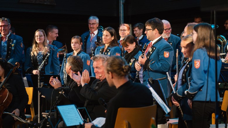 Auftakt mit dem MV Hohenberg und Cornelius Obonya, © Mostviertel Tourismus / Diana Bachler Auftakt mit dem MV Hohenberg und Cornelius Obonya, © Mostviertel Tourismus / Diana Bachler