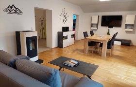 Wohnzimmer mit Essbereich- Ferienwohnung Panoramablick, © Fürst Wohnzimmer mit Essbereich- Ferienwohnung Panoramablick, © Fürst