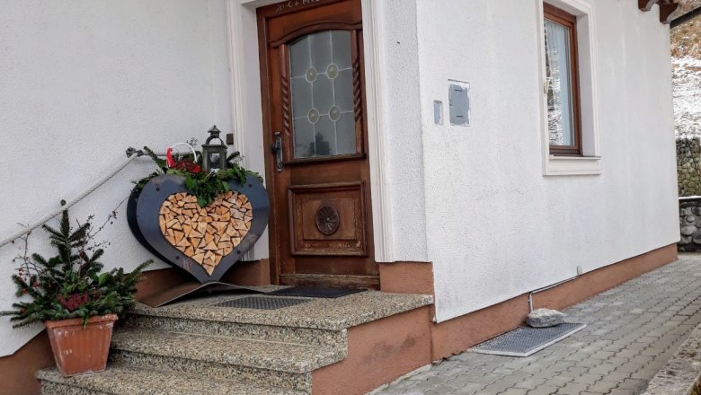 Hauseingang, © Robert Leichtfried Hauseingang, © Robert Leichtfried