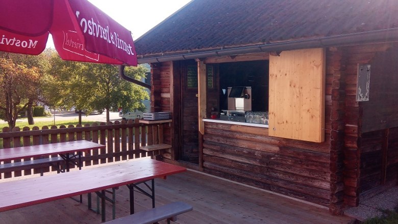 Getränkestation beim Mostheurigen Lettner, © Familie Lettner Getränkestation beim Mostheurigen Lettner, © Familie Lettner