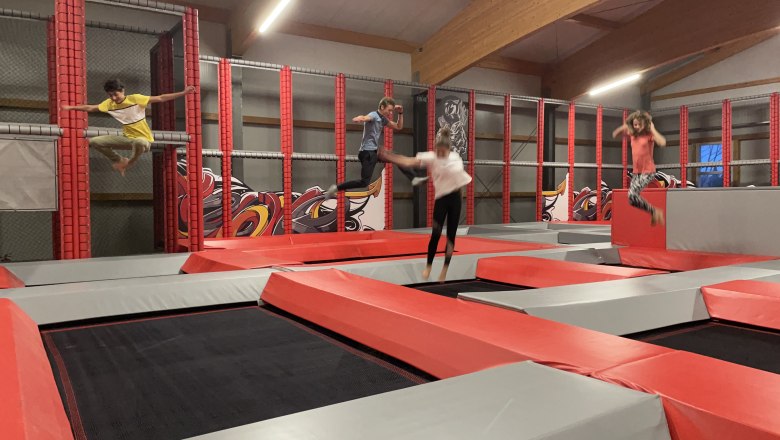 Trampolinpark St. Pölten - Jumpzone X, © Trampolinpark St. Pölten - Jumpzone X Trampolinpark St. Pölten - Jumpzone X, © Trampolinpark St. Pölten - Jumpzone X