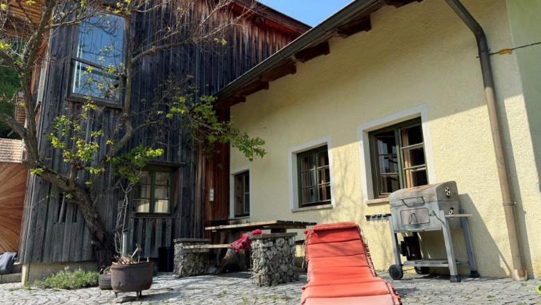 Sitz- und Grillplatz bei der Ferienwohung Gsangerer, © Mostviertel Tourismus Sitz- und Grillplatz bei der Ferienwohung Gsangerer, © Mostviertel Tourismus