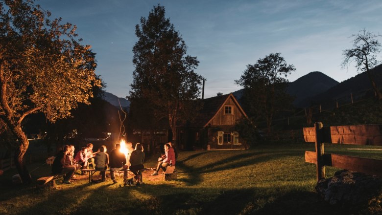 The fireplace - communication in the open air!, © Feriengut Moarhof The fireplace - communication in the open air!, © Feriengut Moarhof