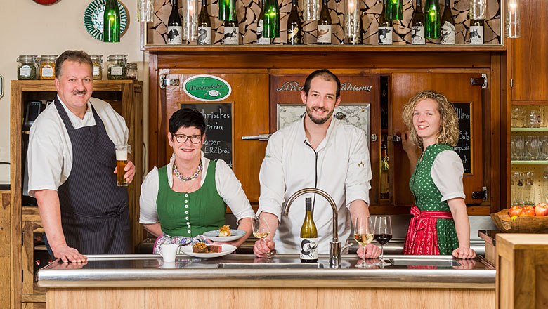 Familie Hueber freut sich auf Ihren Besuch, &copy; Rita Newman