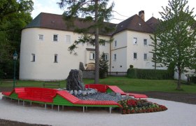 Dirndloase im Schlosspark, © Gemeinde Kirchberg