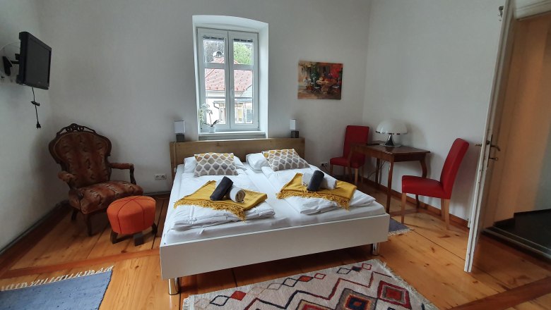 cozy bedroom, © Monika Stock