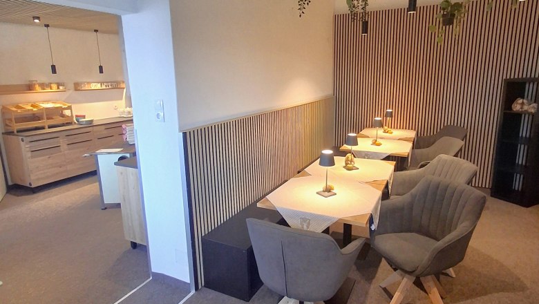 Breakfast room in the Meyer apartment house, &copy; Familie Meyer