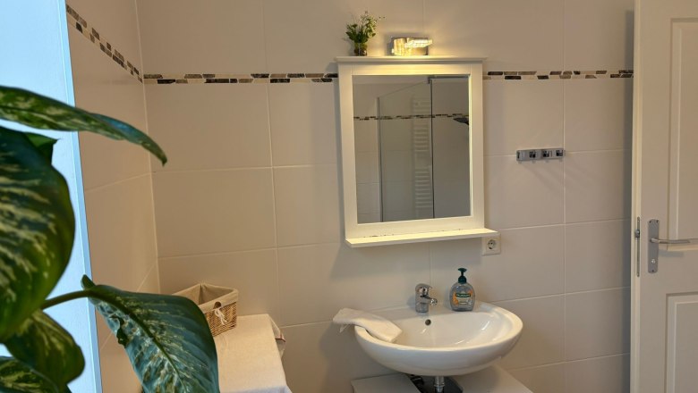 Badezimmer in der Teichwies&acute;n Alm Dependance, &copy; Selinger Martin