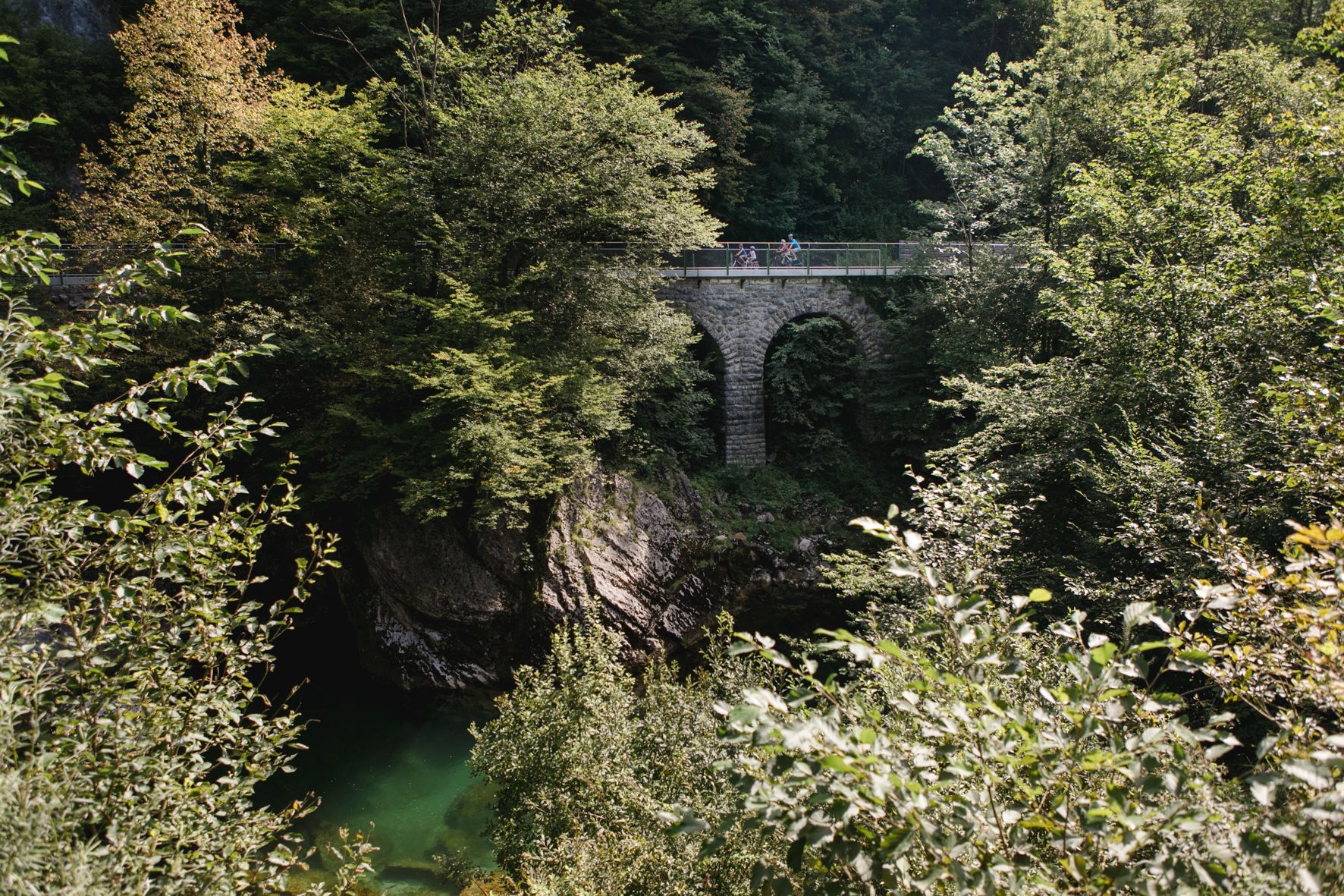 Drohnenaufnahme eines Abschnitts vom Ybbstalradweg.