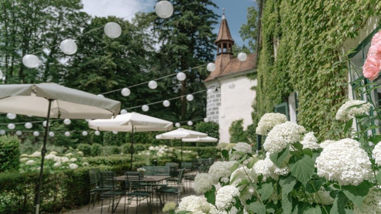 Terrace, © Nicole Stessl