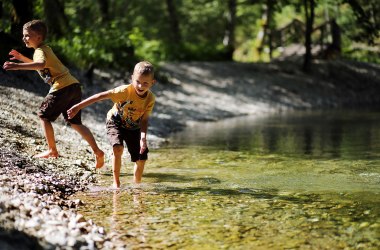 Im Fluss plantschen: Auch für die Kleinen ein großes Erlebnis, © weinfranz.at