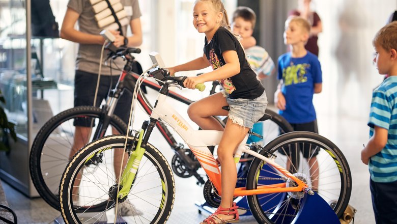 Treasure hunt bike simulator, &copy; Michael Schafranek