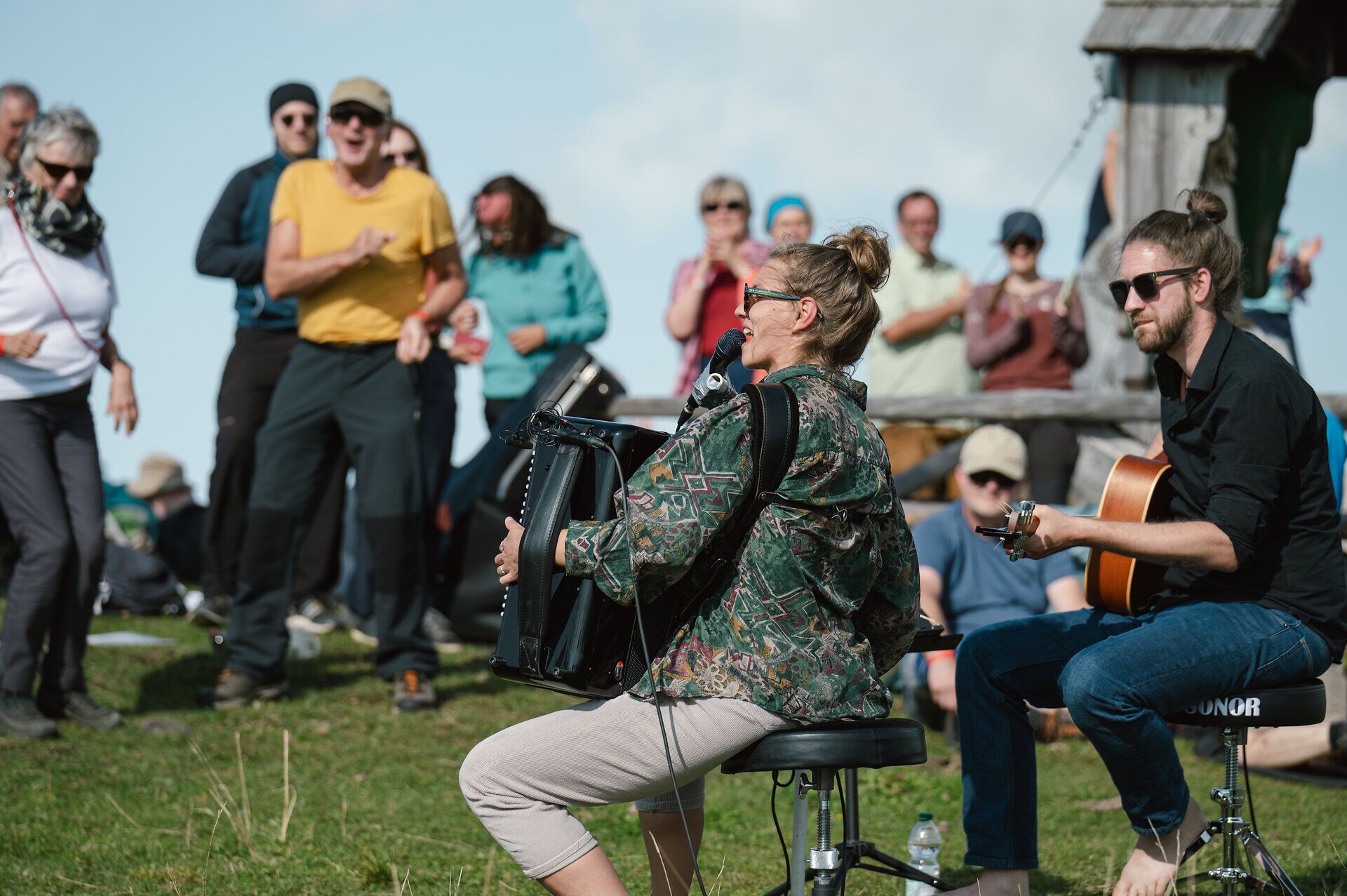 Konzert von Maola am 13. September 2025 auf der Reisalpe.
Am Gipfel der Reisalpe erleben Besucherinnen und Besucher ein stimmungsvolles Konzert mit Blick über die Ybbstaler Alpen.