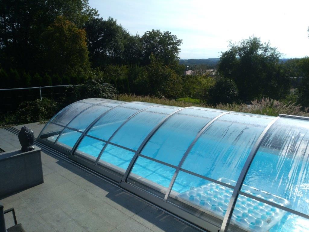 Pool mit Überdachung