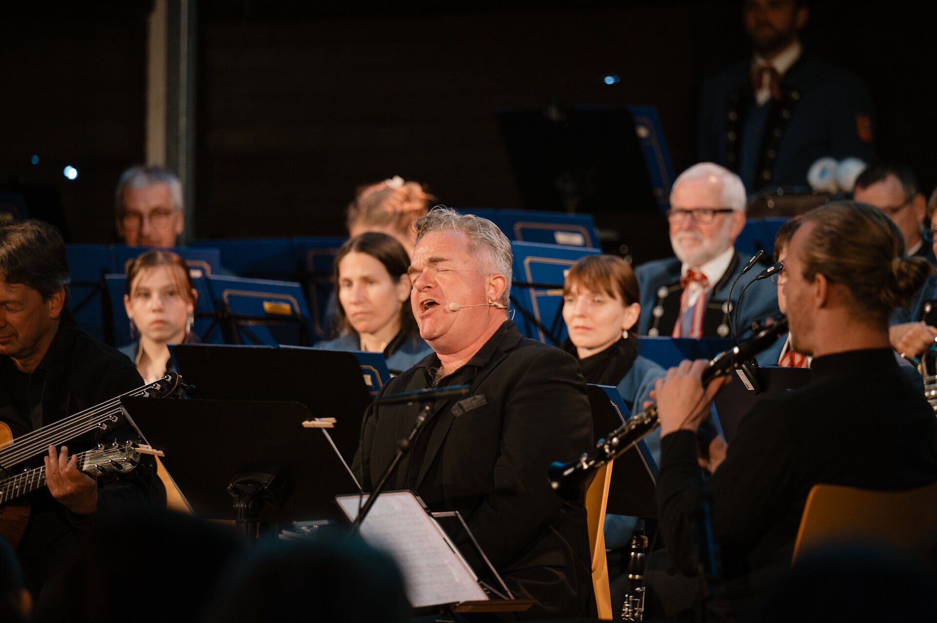 Auftaktveranstaltung am Freitag, 12. September 2025 in Hohenberg.
Cornelius Obonya, Melissa Coleman, Peter Havlicek und Frederic Alvarado-Dupuy treten gemeinsam mit dem Musikverein Hohenberg auf – eine Verbindung aus Schauspiel, Musik und Kultur.