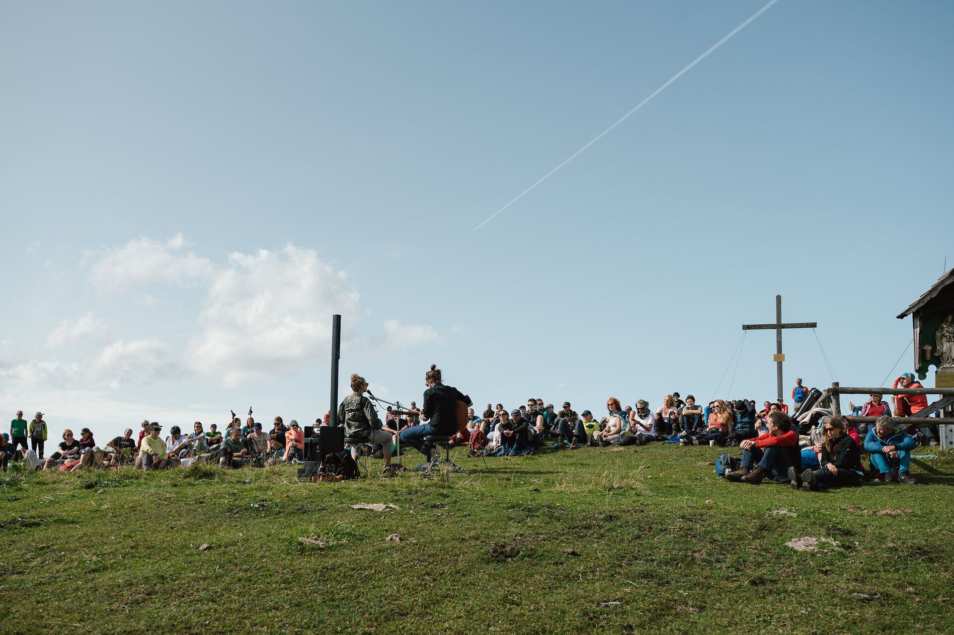 Konzert von Maola am 13. September 2025 auf der Reisalpe.
Am Gipfel der Reisalpe erleben Besucherinnen und Besucher ein stimmungsvolles Konzert mit Blick über die Ybbstaler Alpen.