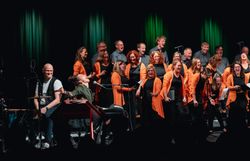 Auftaktkonzert mit Anna Buchegger und inwendig woarm